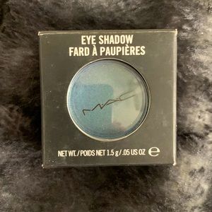 MAC cosmetics Tilt full size eye shadow NIB
